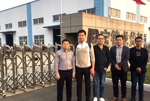 Group photo with partners of racking systems and hanging racks2