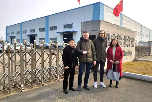 Group photo with partners of racking systems and hanging racks1